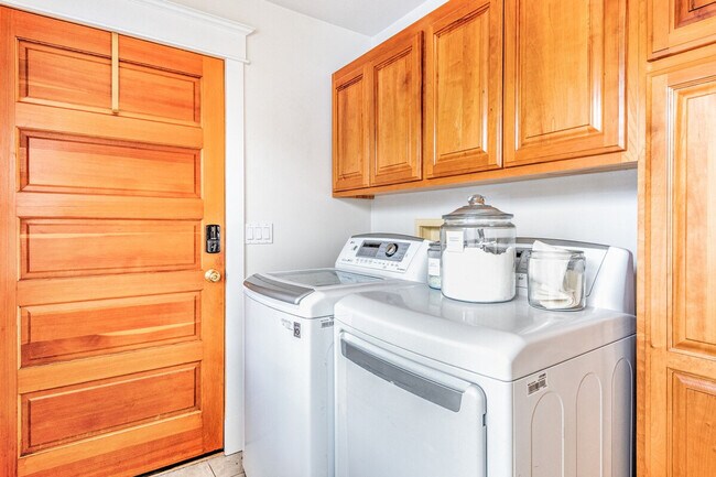 Building Photo - 2724 N Starr St