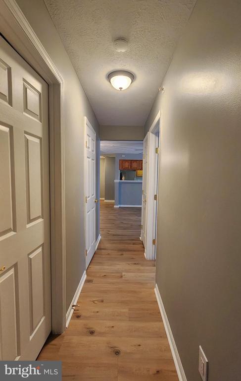 Building Photo - 16 Laurel Path Ct