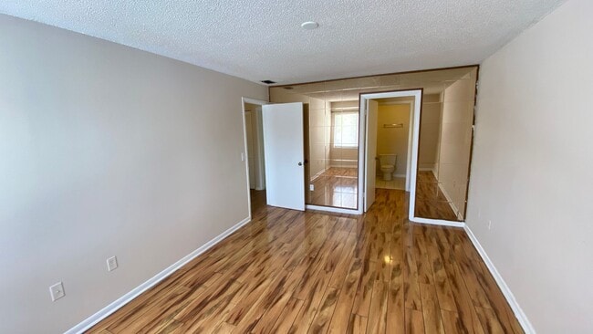 Building Photo - Two Bedroom, Two Bath in Orlando - Priced ...