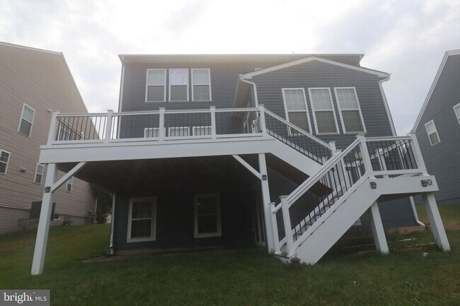 Building Photo - 3348 Burton Dr