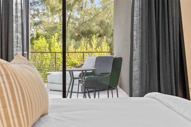 Building Photo - 4585 Nautilus Dr