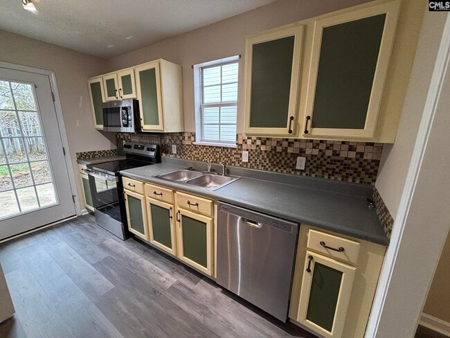 Building Photo - 107 Chapelwood Dr