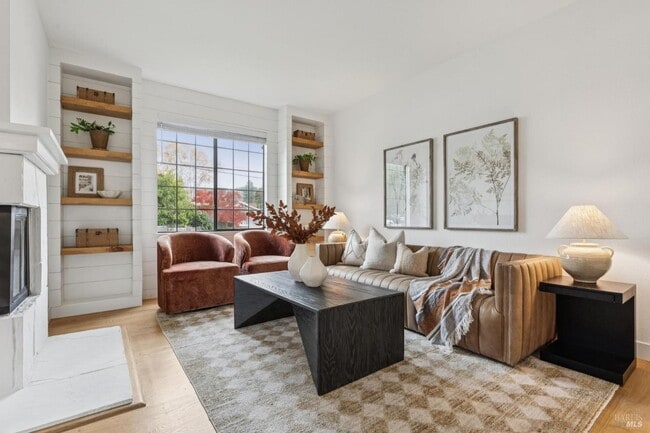 Building Photo - 93 Ashford Ave