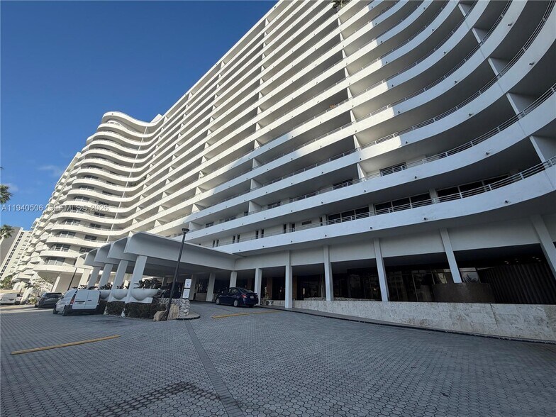 Building Photo - 5750 Collins Ave