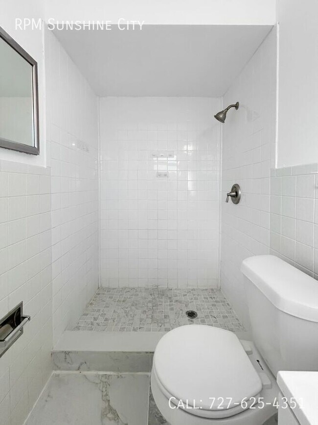 Building Photo - 9814 110th Ln N