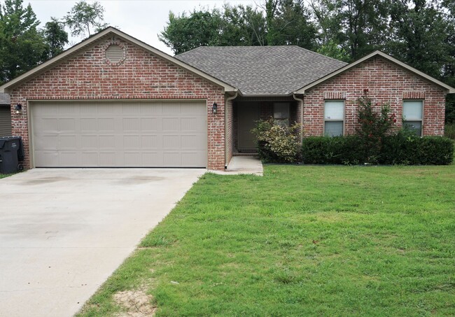 Primary Photo - 4 Bedroom Home in Nettleton School District