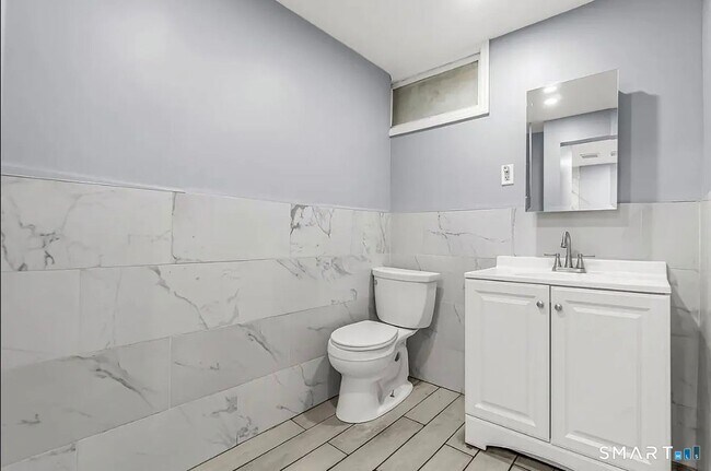 Building Photo - 1220 Pembroke St