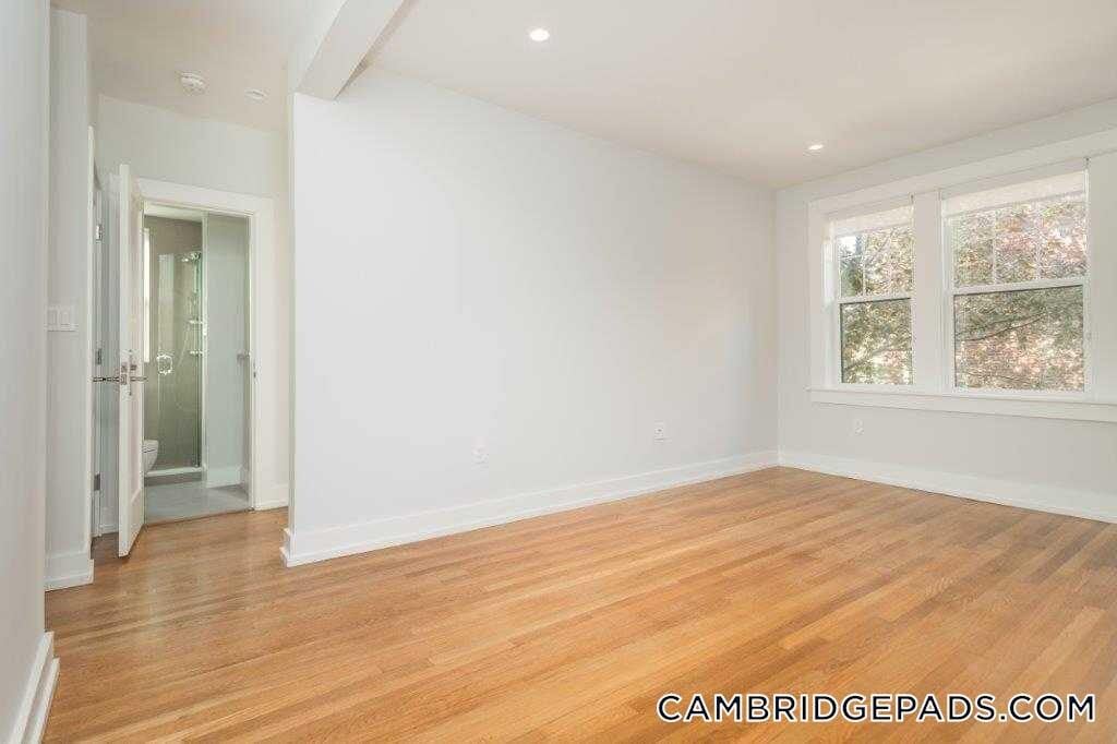 Building Photo - 19A Forest St