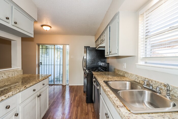 Building Photo - 11750 Murr Way