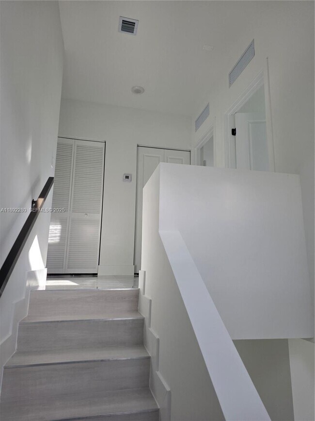 Building Photo - 1402 NW 1st St