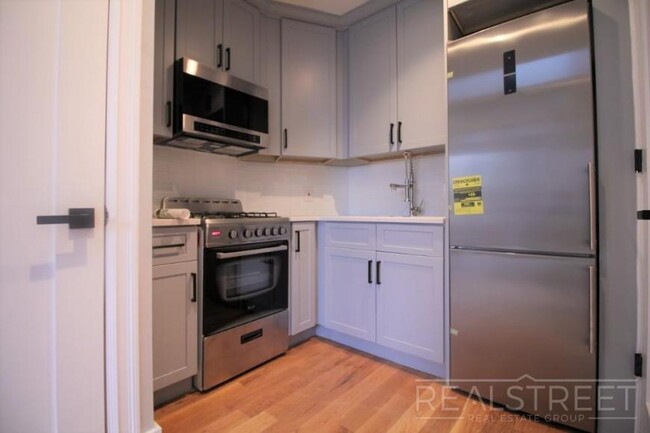 Primary Photo - 1 bedroom in BROOKLYN NY 11216