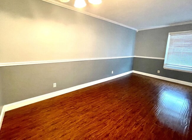 Building Photo - Beautiful 3-bedroom, 2.5-bathroom home