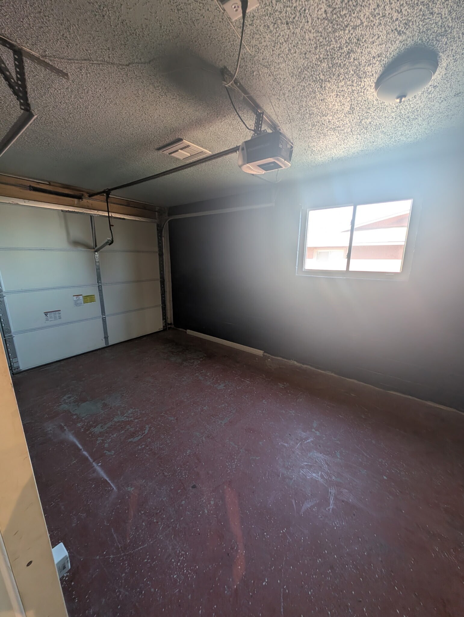 Building Photo - 5004 Royal Dr