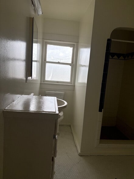 Bathroom 1 - 1529 5th Ave