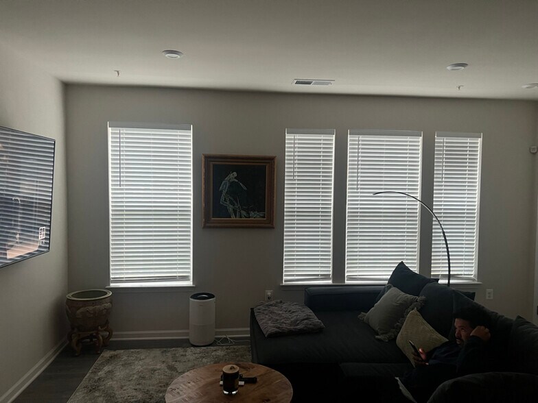 Building Photo - 10505 Neil Armstrong Way