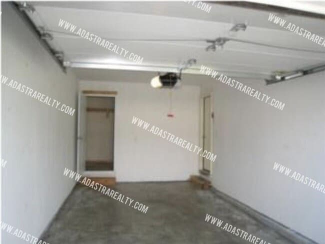 Building Photo - 306 N 9th St