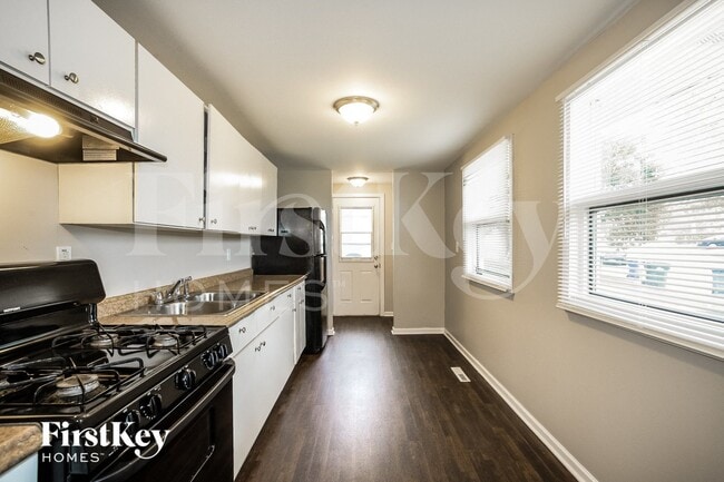 Building Photo - 636 Jefferson Ave