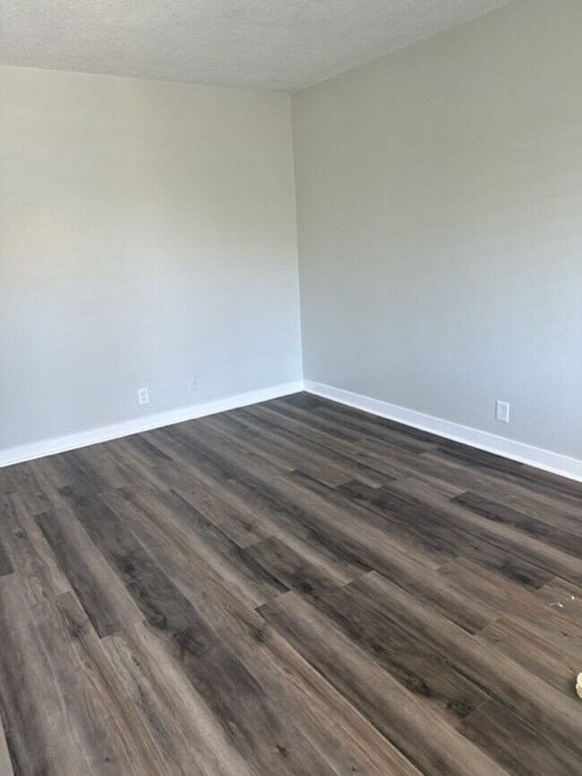 Building Photo - CHARMING 1 BEDROOM 1 BATH IN LONG BEACH