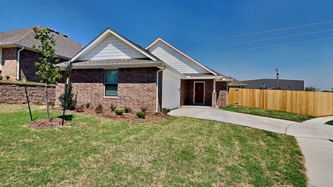 Building Photo - Brand new 2 bed 2 bath home in Edmond schools.