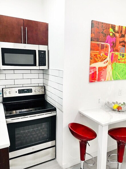 Building Photo - 206 W 138th St