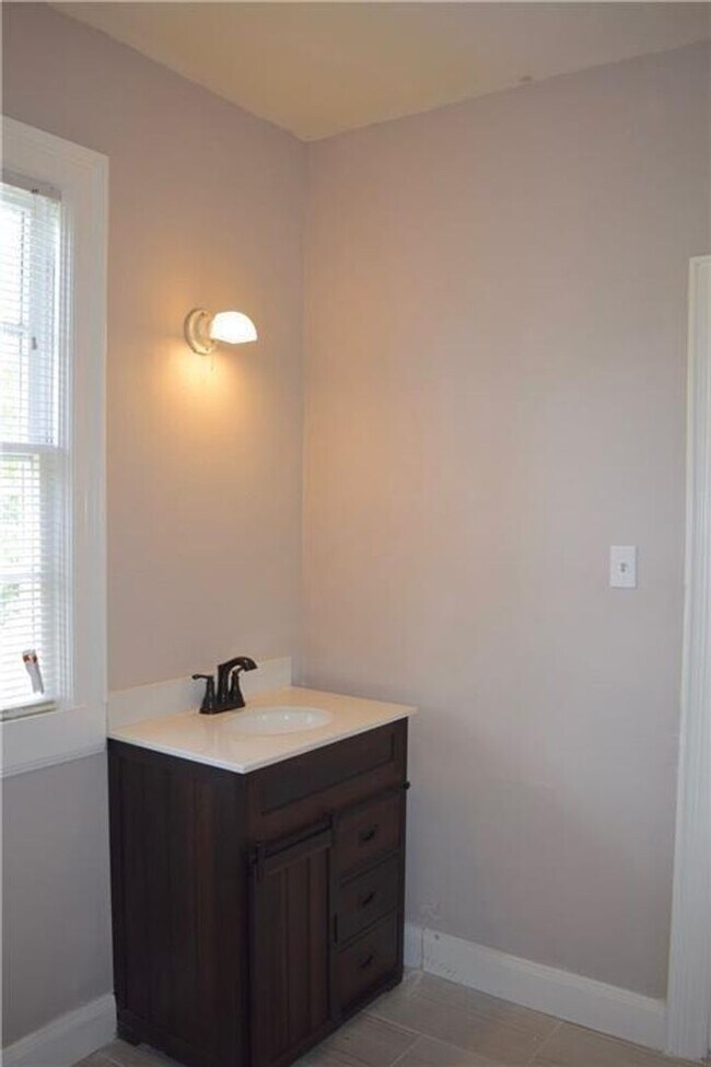 Building Photo - 1101 W 22nd St