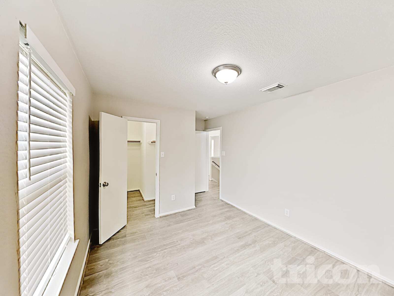 Building Photo - 12402 Grossmount Dr