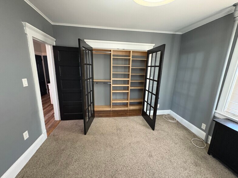 Bedroom 2 -closet - 112 Hamilton Ave