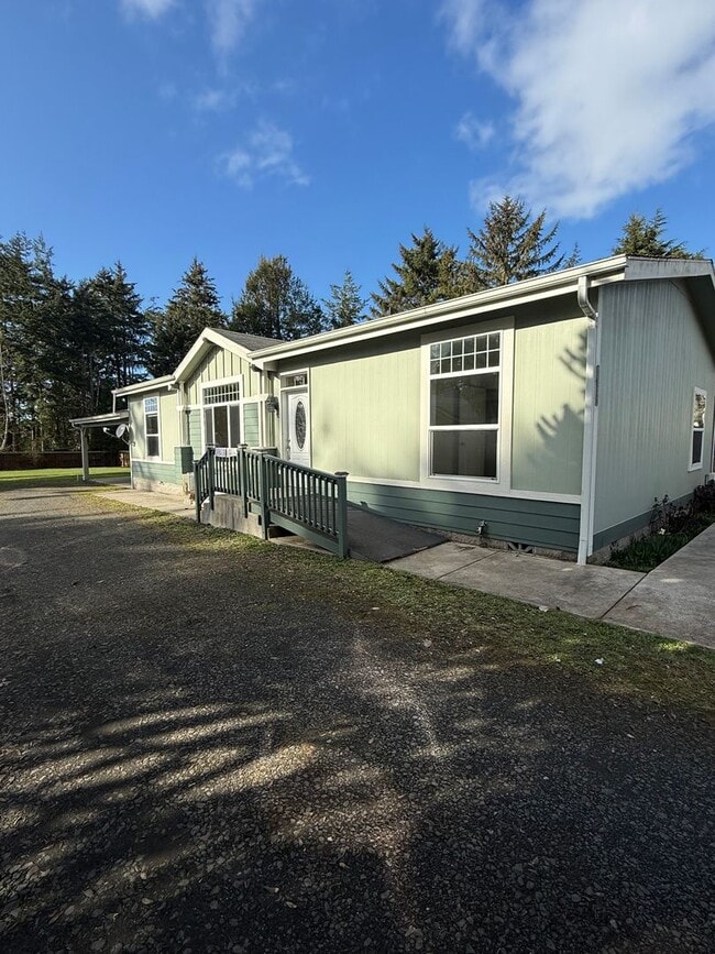 Building Photo - Newly Renovated 3 bed/2 bath manufactured home!