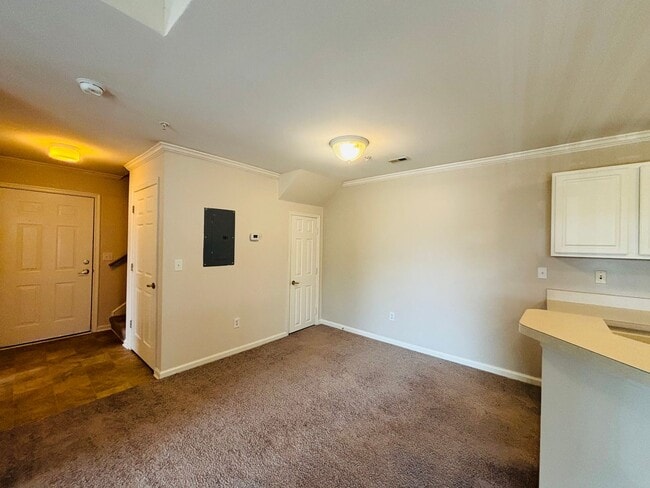 Building Photo - 209 S Knollwood Dr