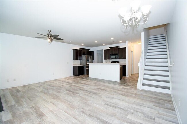Building Photo - 162 Townview Dr