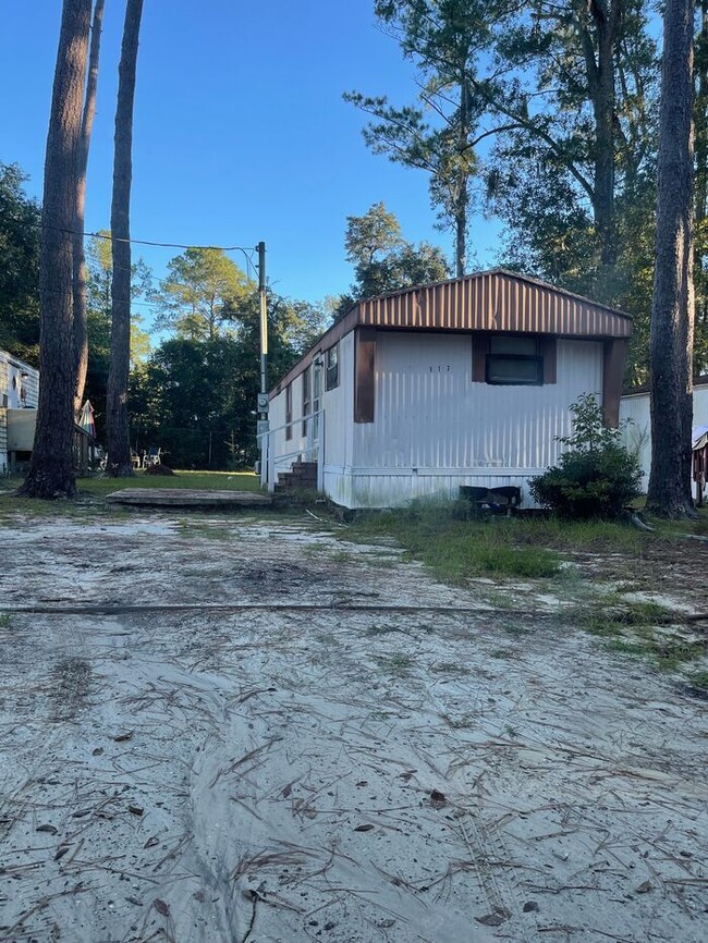 Building Photo - Beautiful Trailer Home
