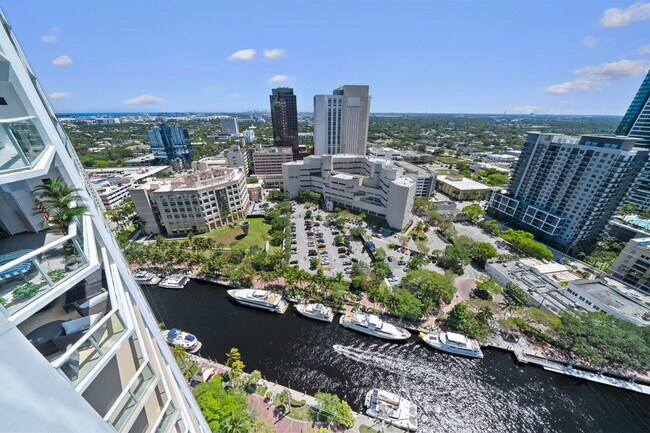 Building Photo - 333 Las Olas Way