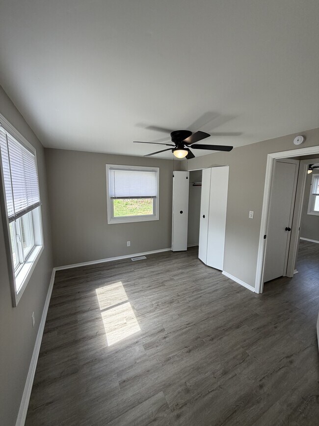 Building Photo - 2504 Campbell Dr