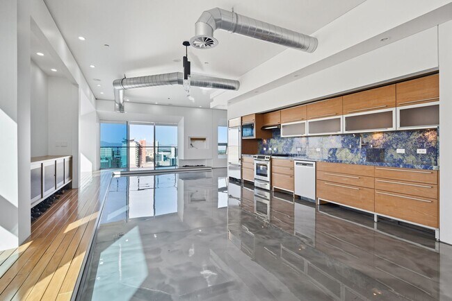 Building Photo - Newport Lofts 1813