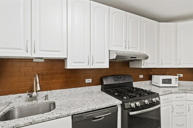 Building Photo - 7004 JFK Blvd E