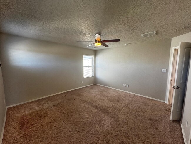 Building Photo - 8901 Eagle Hills Dr NW