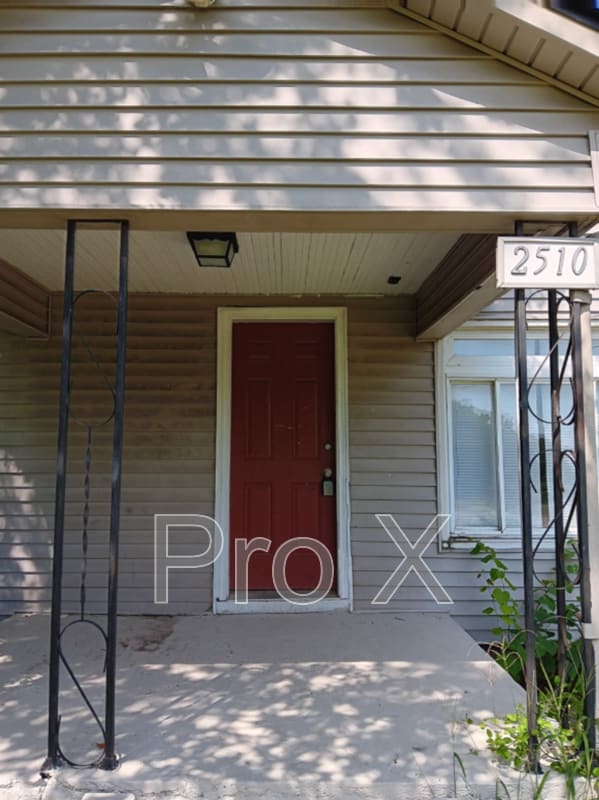 Building Photo - 2510 Iron Gates Rd