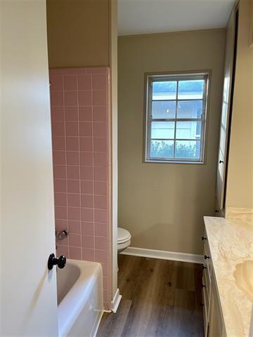 Building Photo - 5525 Hooks Ave