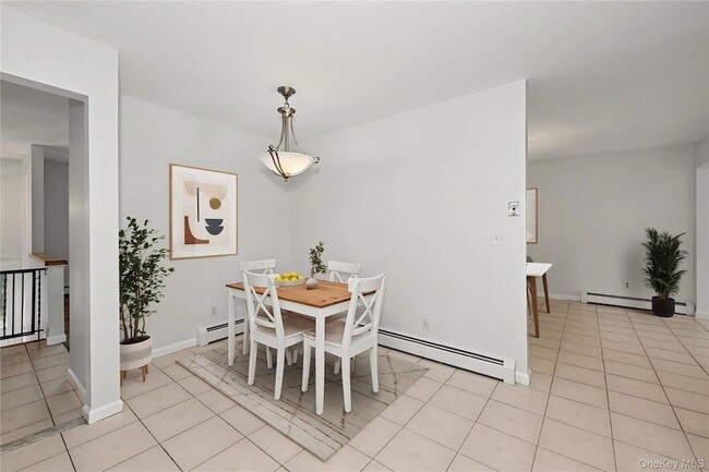 Building Photo - 568 Manville Rd