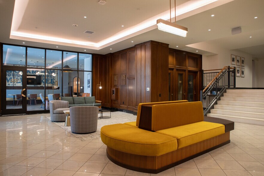 Building Photo - 333 W State St