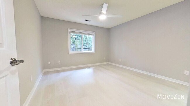 Building Photo - 7112 Key Pointe Dr