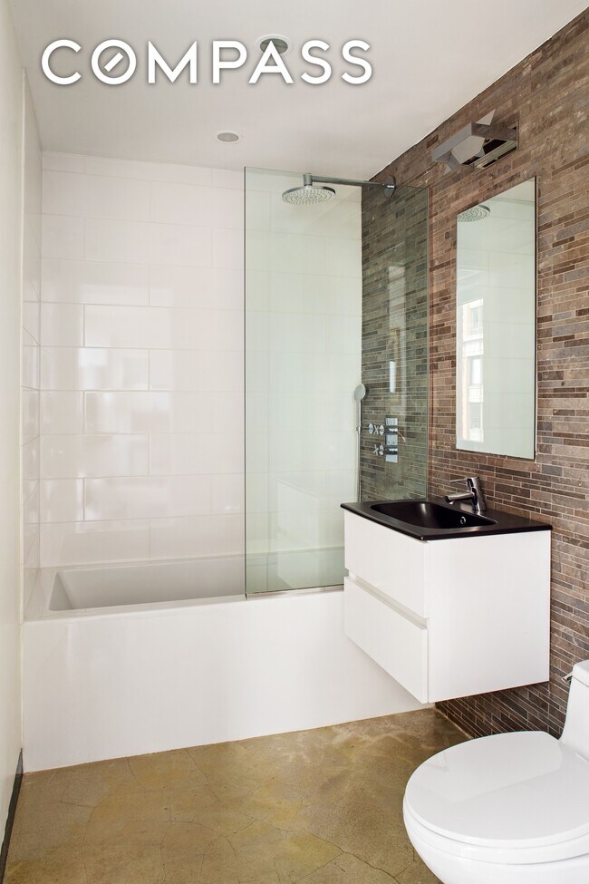 Building Photo - 130 W 20th St