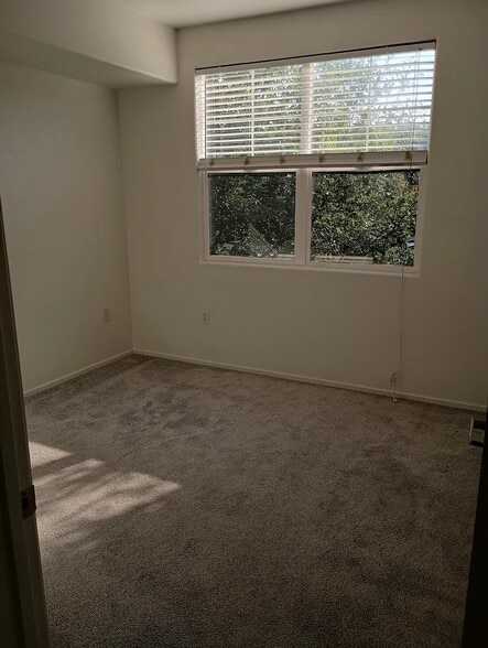 Building Photo - 1191 Whitney Ranch Pky