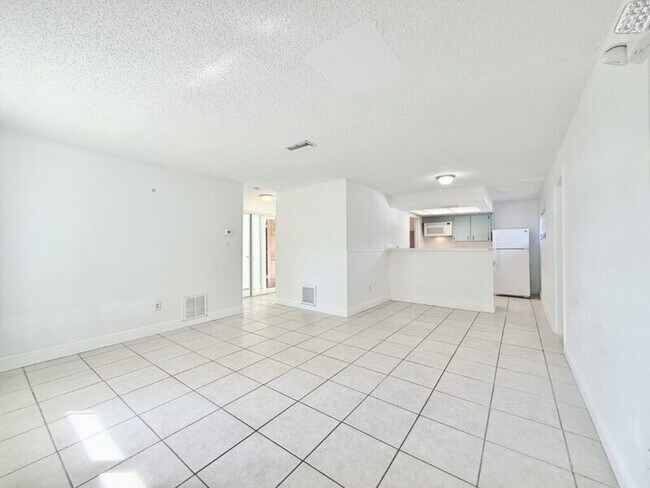 Building Photo - 2658 Sunny Breeze Ave