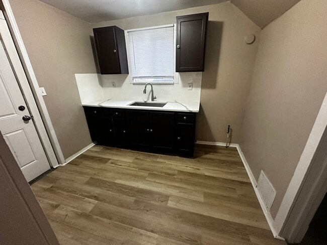 Building Photo - 3 Bedroom Home in Gary