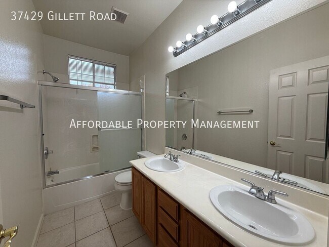 Building Photo - 37429 Gillett Rd