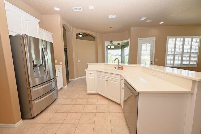 Building Photo - 2618 High Ridge Dr
