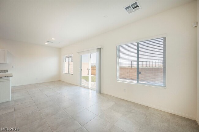 Building Photo - 402 Larksong Ave