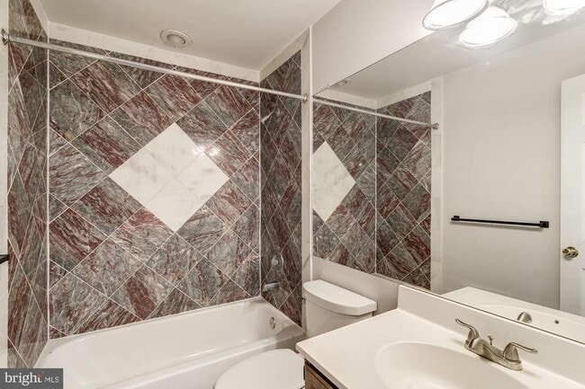 Building Photo - 2106 Patty Ln