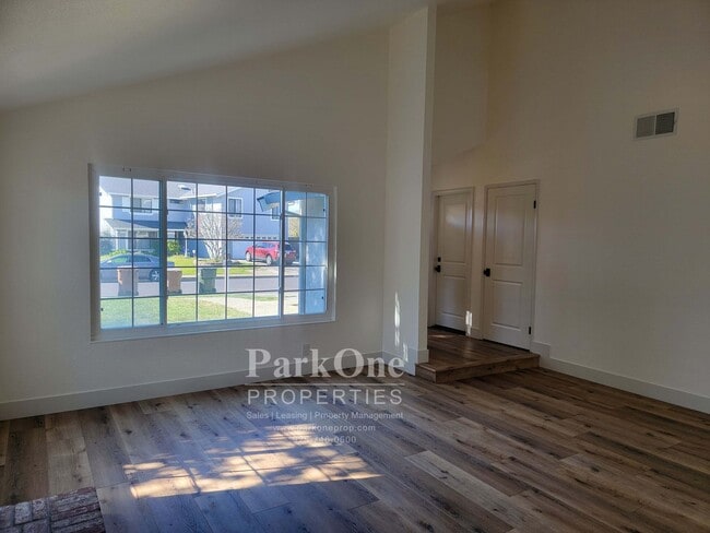 Building Photo - Spacious Updated Home with Expansive Private Yard